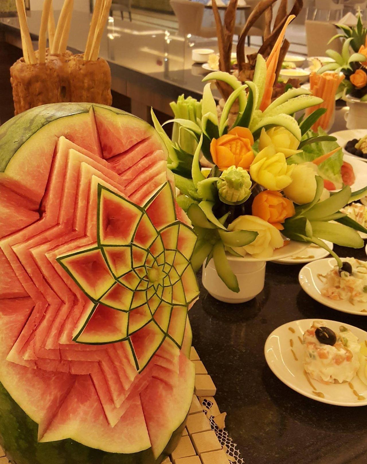 M Hotel Makkah By Millennium Mekka Exteriör bild Fruit carving