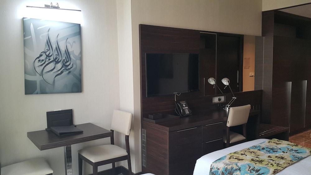 M Hotel Makkah By Millennium Mekka Exteriör bild A room at the hotel