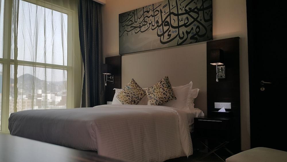M Hotel Makkah By Millennium Mekka Exteriör bild A room at the hotel