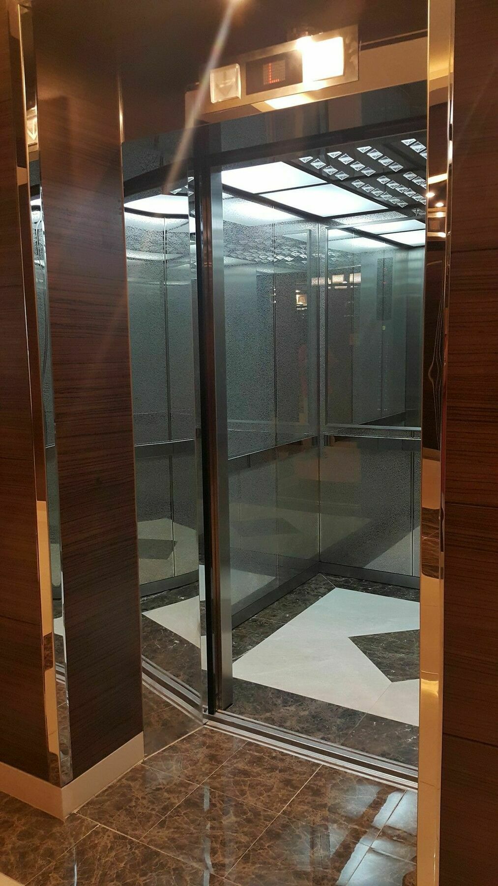 M Hotel Makkah By Millennium Mekka Exteriör bild A lift cabin
